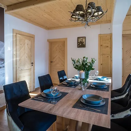 Delta Boutique Косцелиско