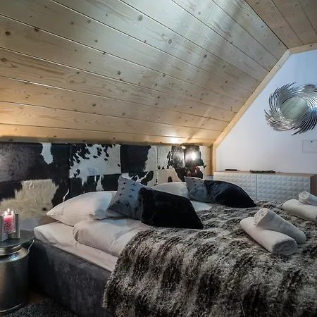 Delta Boutique Косцелиско