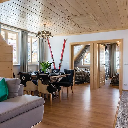 Delta Boutique Косцелиско