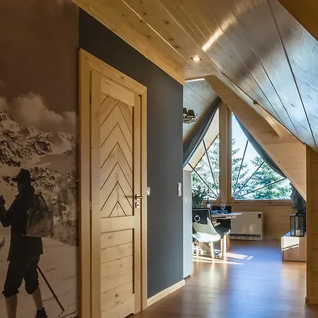 Delta Boutique Косцелиско